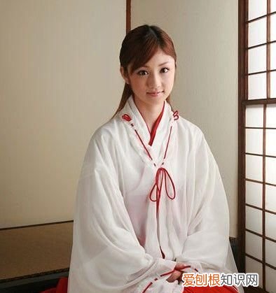 你的名字巫女三叶图片高清壁纸 巫女三叶