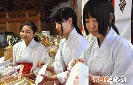 你的名字巫女三叶图片高清壁纸 巫女三叶