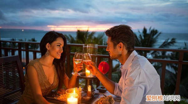 和女朋友第一次约会去哪里，第一次约女生见面选什么地点
