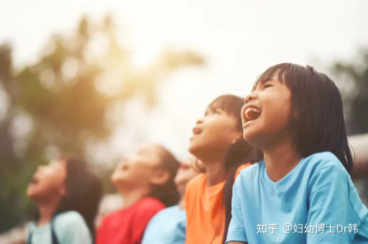 如何提高孩子的社交能力,有什么好方法呢?，怎样从小培养小孩子的社交能力？宝妈们都是怎么做的？