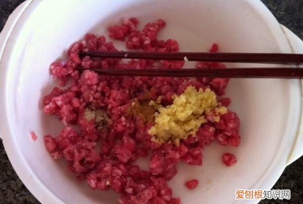 怎么做好吃的甜品，油炸西葫芦素丸子的家常做法