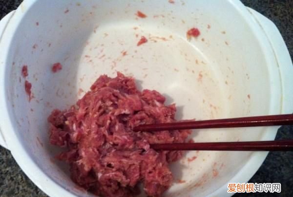 怎么做好吃的甜品，油炸西葫芦素丸子的家常做法