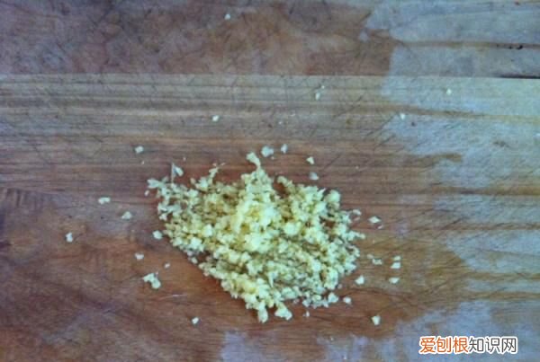 怎么做好吃的甜品，油炸西葫芦素丸子的家常做法