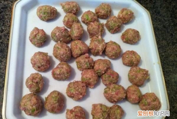 怎么做好吃的甜品，油炸西葫芦素丸子的家常做法