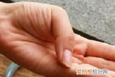 85mm手掌宽戴多大手镯，手掌最宽8厘米,戴多大口径手镯
