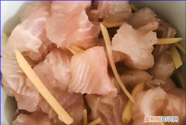 番茄巴沙鱼片的做法，巴沙鱼片怎么做好吃又简单