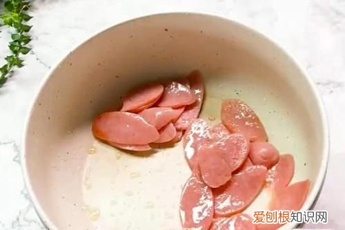 火腿肠的制作方法，火腿肠卷最佳的做法味道好极了