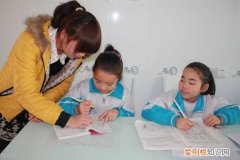 春节期间，想要孩子成绩不下滑，家长要督促孩子做好这3件事