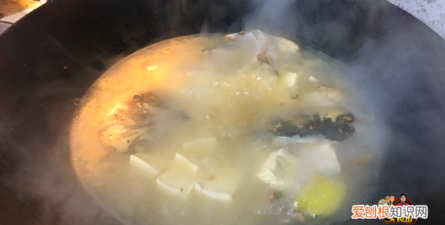 鱼头豆腐汤正宗做法小孩爱吃,鱼头豆腐汤怎么做小孩喜欢喝