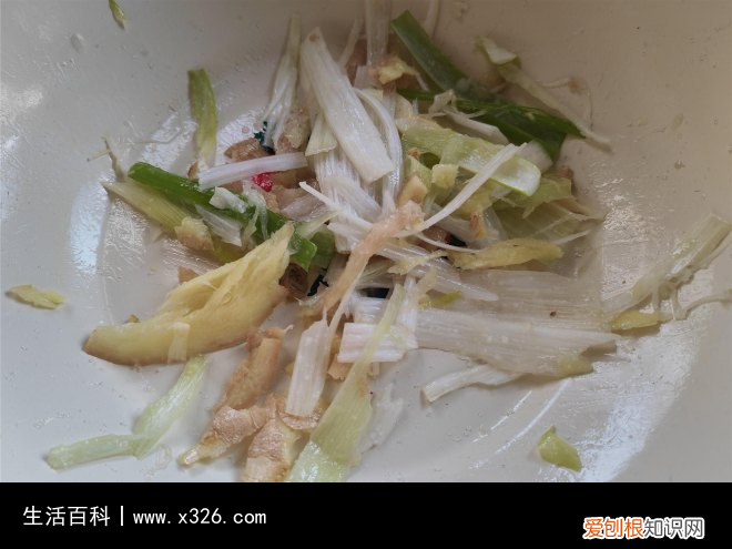 炸鱼怎么做酥脆好吃怎么炸不粘锅 炸鱼怎么做的好吃又脆又香呢