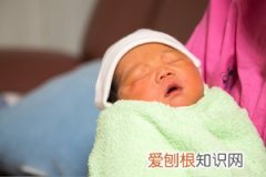 如何判断1个月宝宝冷热 ，怎样判断一个月婴儿冷还是热