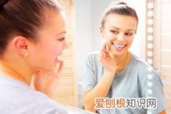皮肤一抓就红而且凸起是怎么回事 ，皮肤一抓就红而且凸起是皮肤嫩吗