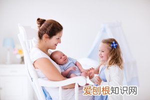 宝宝开始认妈妈的表现是什么 ，小宝宝认妈妈的表现