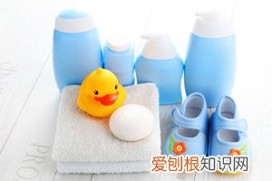 月子宝宝肚子鼓鼓的是为什么 ，月子里的婴儿肚子鼓鼓的这个正常吗