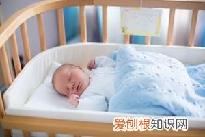 新生儿喜欢盘腿睡觉正常吗 ，新生儿睡觉喜欢盘腿好不好