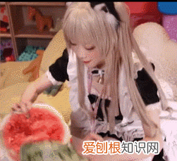 宅男一觉醒来,发现身边多了个女仆,从此走向人生巅峰!