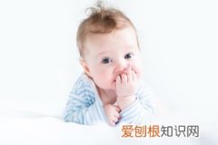 新生儿25度睡觉怎么穿衣服 ，25度婴儿穿什么衣服