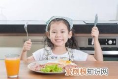 小孩手心发红有小红点怎么办 ，小孩手心起小红点怎么回事