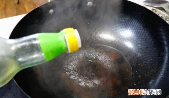 生铁锅如何开锅视频 生铁锅如何开锅不生绣