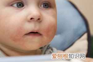 奶粉和水冲泡比例是多少 ，冲奶粉水和奶粉的比例表