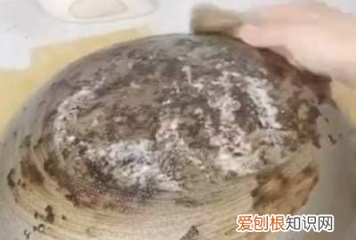 怎么清洗炒锅底部的油污 ，炒锅底油垢怎么去除？