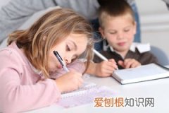 孩子脸上长斑一般是因为什么引起的?，孩子脸上长斑是怎么造成的？