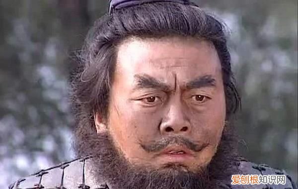 刘备桃园三结义之前是干嘛的人 ，刘备桃园三结义是谁？