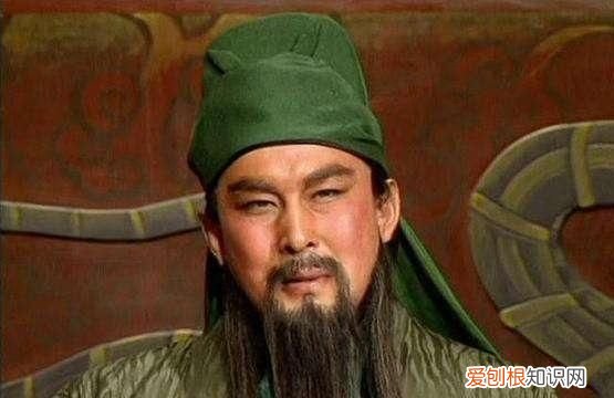 刘备桃园三结义之前是干嘛的人 ，刘备桃园三结义是谁？