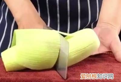 怎样切玉米段 ，大厨是怎样切玉米段？