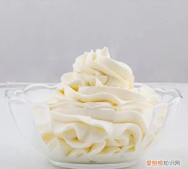 蛋撻液里加淡奶油的作用是什么 ，蛋撻液加淡奶油好吃還是不加好吃？