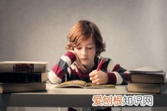 小男孩尿频繁是什么原因引起的，小男孩尿多尿频是什么原因？