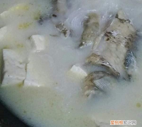 炒菜时应该什么时候放盐 ，炒菜时,什么时候放盐合适?？