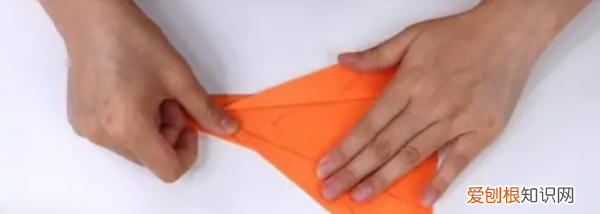 纸飞机步骤图，如何制作纸飞机