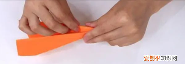 纸飞机步骤图，如何制作纸飞机