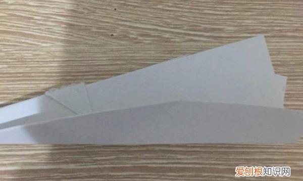 纸飞机步骤图，如何制作纸飞机