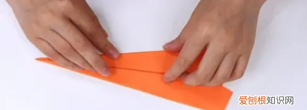 纸飞机步骤图，如何制作纸飞机