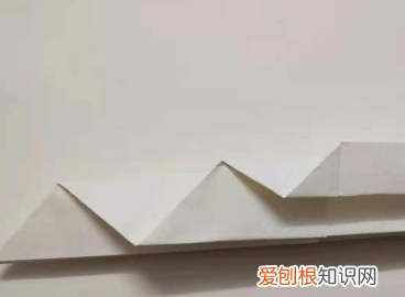 纸飞机步骤图，如何制作纸飞机