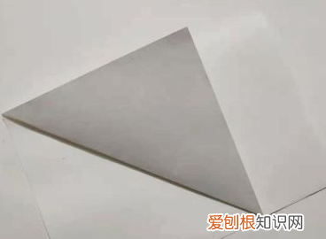纸飞机步骤图，如何制作纸飞机