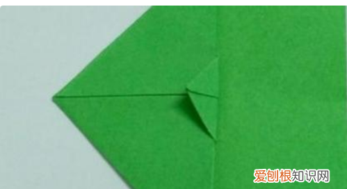 纸飞机步骤图，如何制作纸飞机