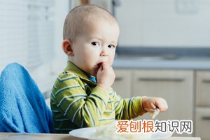 宝宝总是喜欢抠鼻子是为什么呢 ,小孩总喜欢抠鼻子是怎么回事