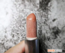 口红过期还有用，口红过期了还可以继续使用吗,会引起皮肤过敏吗