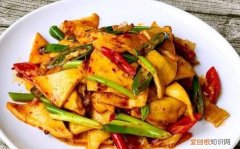 炒豆腐怎么炒好吃，上海青炖豆腐怎么炒好吃