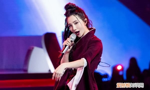 乘风破浪姐姐们评委几个，乘风破浪的姐姐们三公淘汰