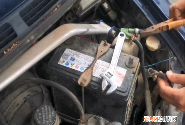 自动档车没电了怎么启动