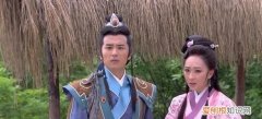 刘关张桃园三结义拜的是什么东西 ，刘关张桃园三结义拜的是关二爷？