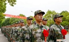 大专当兵算大学生兵，专科毕业一年后去当兵学费退吗