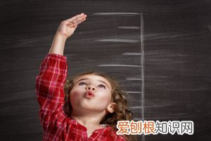 小孩频繁眨眼睛是什么情况，小孩子频繁眨眼睛是怎么回事？