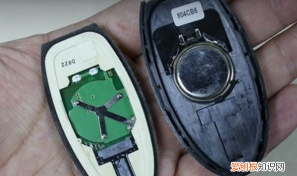 汽车遥控钥匙怎么换电池视频,汽车遥控钥匙怎么拆怎么换电池
