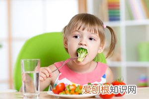 小孩总是口臭是怎么回事，小孩子老是口臭是什么原因引起的？