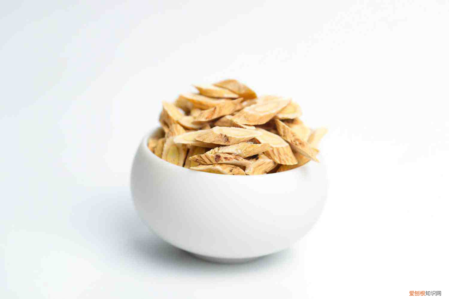 黄芪的功效与作用及禁忌,用法及用量，黄芪的功效和作用，黄芪的图片？